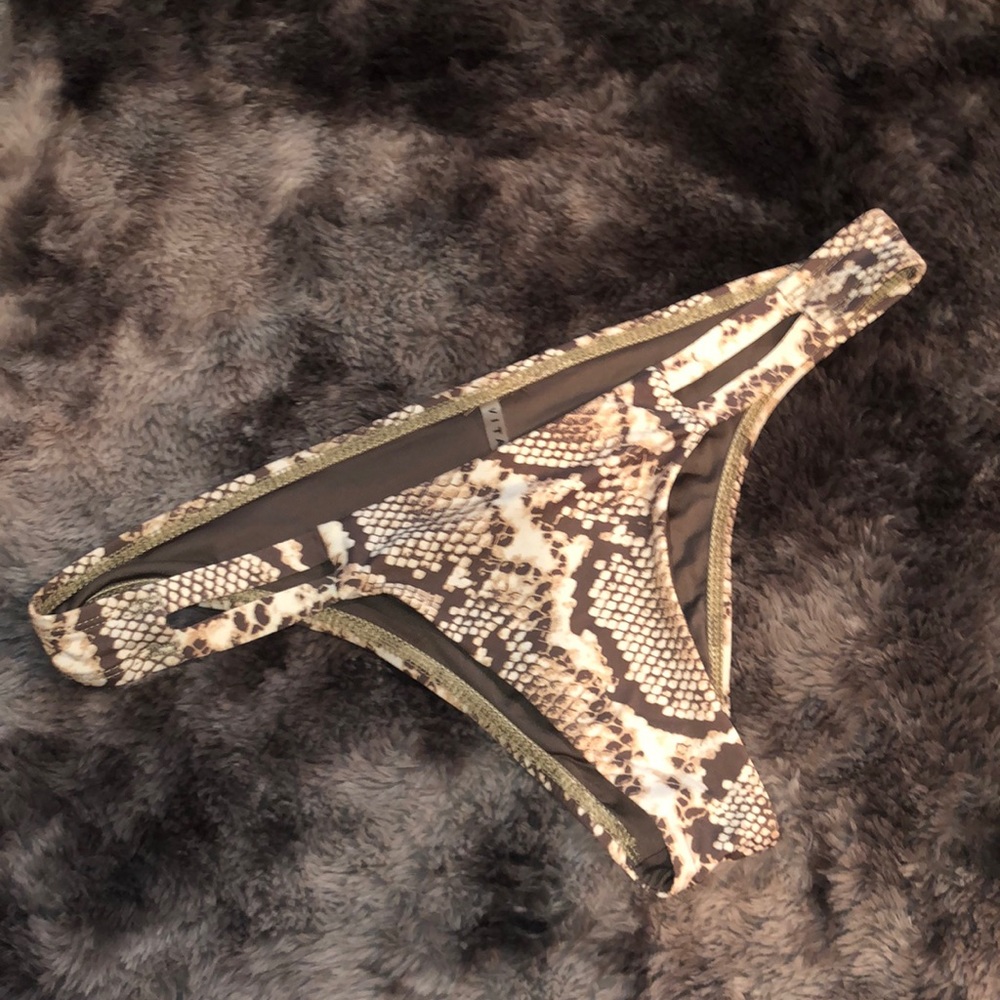 VITAMIN A swim bottom